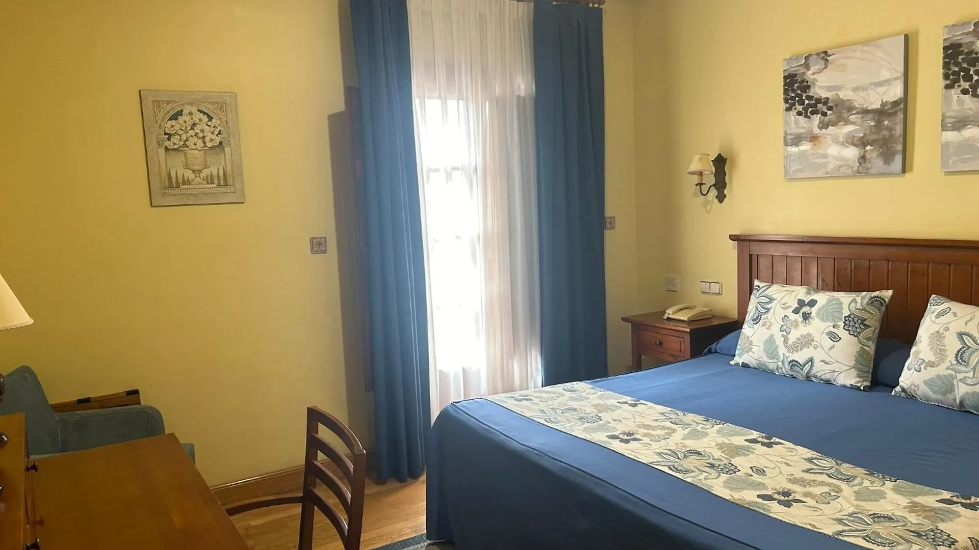 Hotel Casona De La Reyna Toledo 3*,
